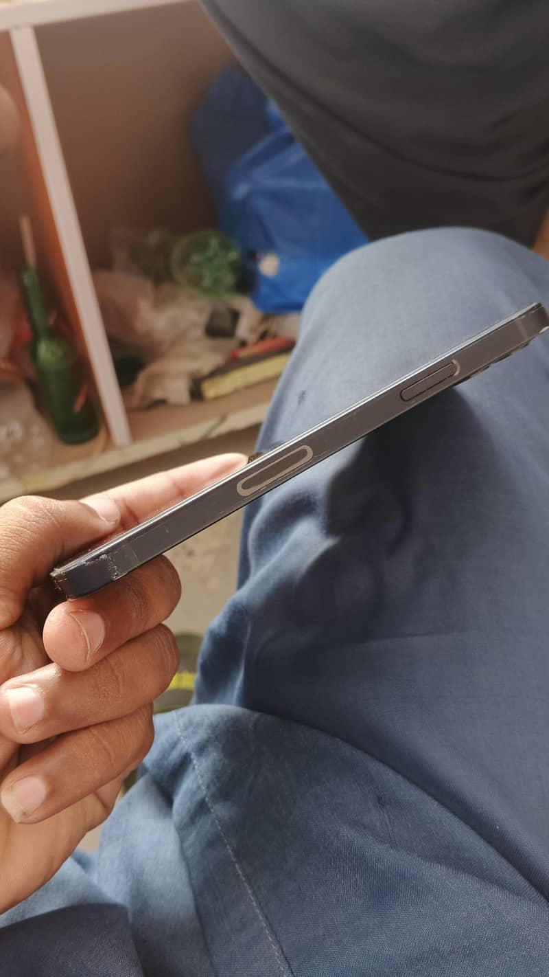 Apple iPhone 12 0