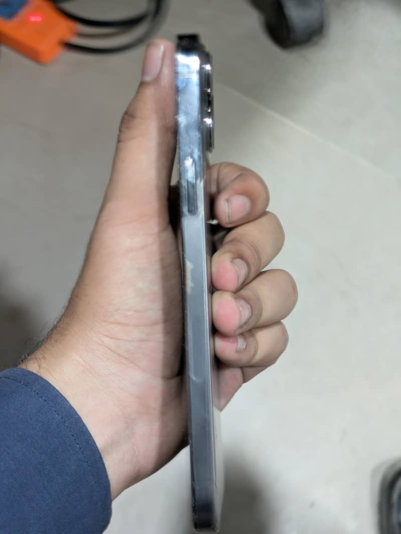 Apple iPhone 13 Pro Max 1