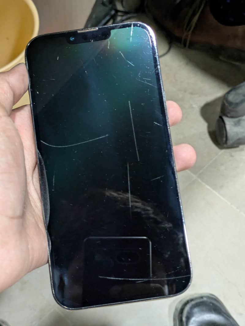 Apple iPhone 13 Pro Max 3