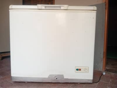 Haier Chest Deep Freezer (Model: HDF-285ES)
