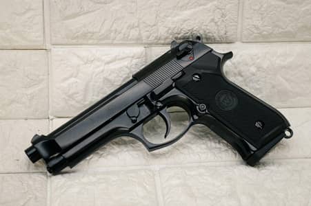 Premium Metal Beretta M92 Replica Toy Pistol - High Quality Prop Model