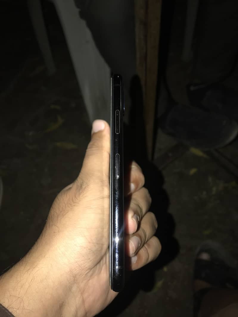 Apple iPhone XS 4