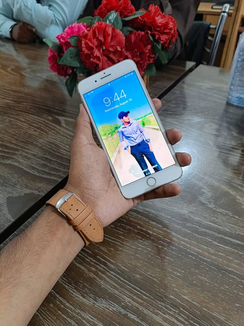 Apple iPhone 7 Plus 2