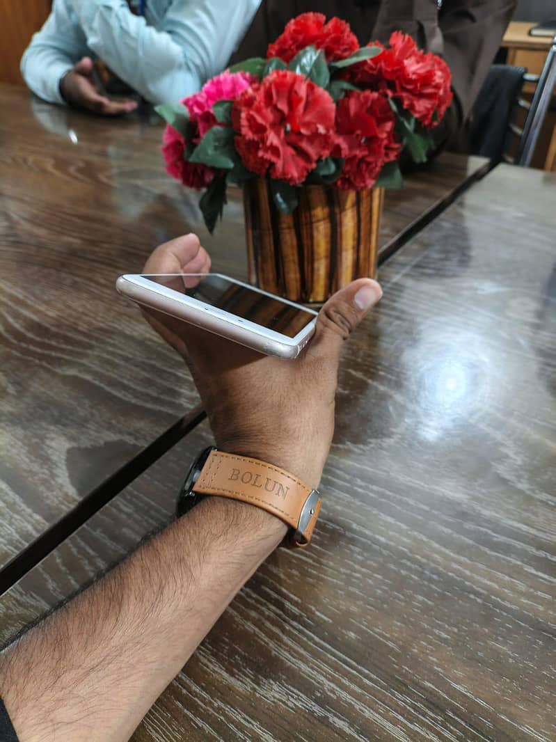 Apple iPhone 7 Plus 5