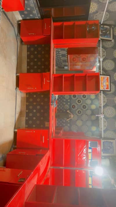 beauty parole rack
