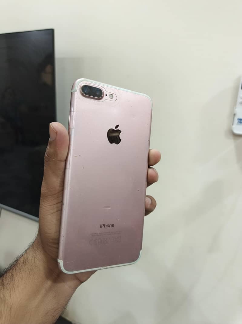 Apple iPhone 7 Plus 1