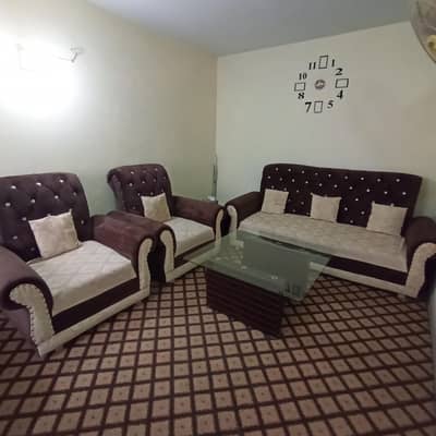 5 seater sofa set,1 deewaan,3 table set