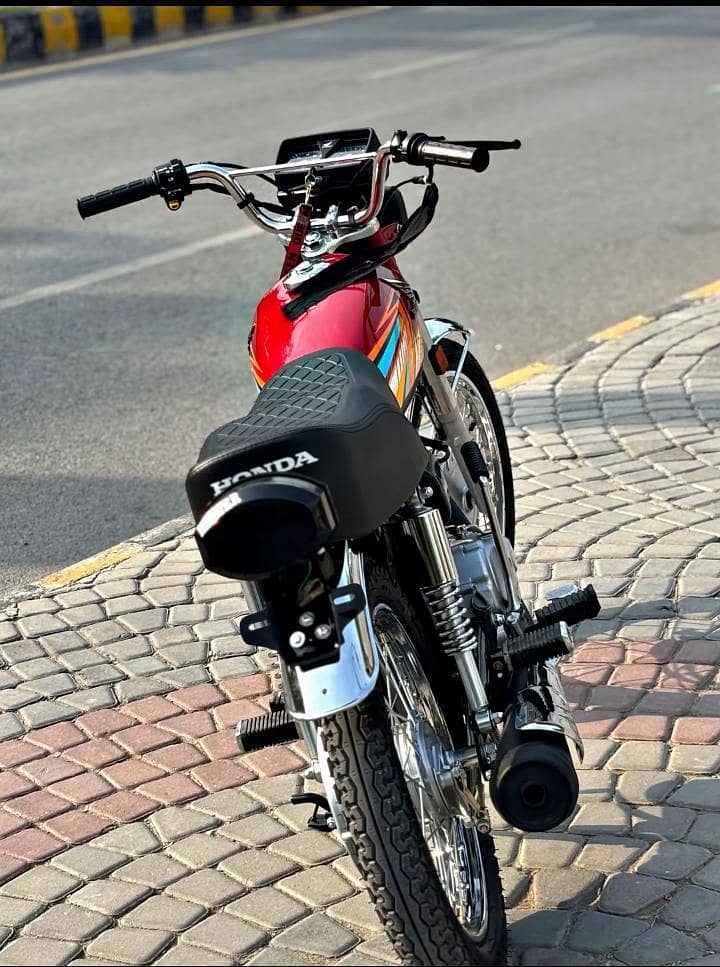 125 2026 model 1