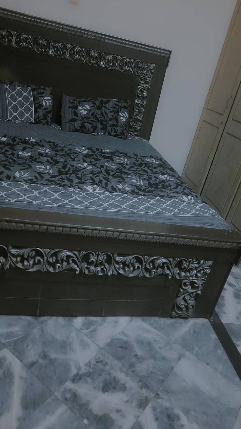 Bed,Side tables & Dressing Table 1