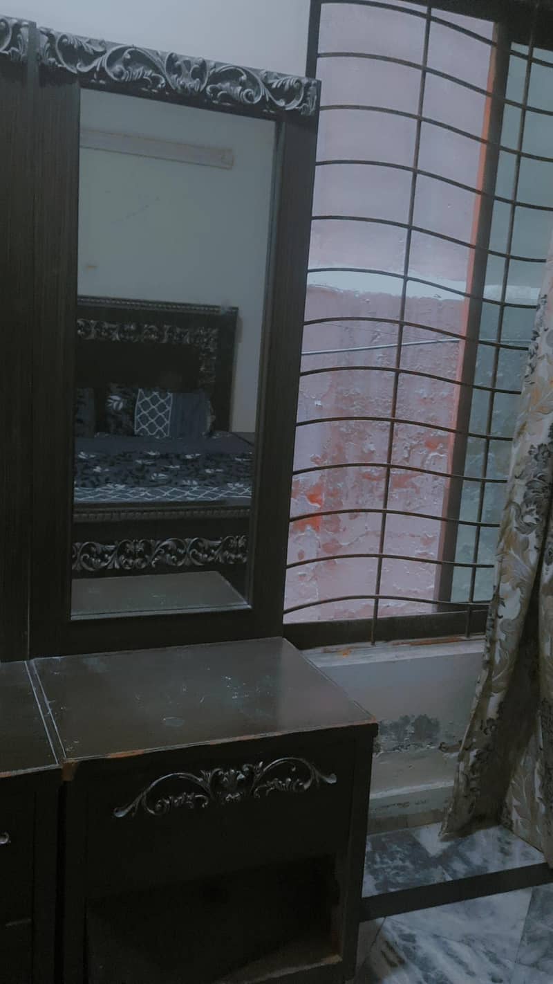 Bed,Side tables & Dressing Table 4
