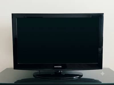 Samsung CCFL-backlit 720p HD LCD TV