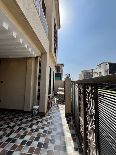 7 Marla Designer Double Unit House for Sale | 5 Bed Attached Bath | VIP Location | Premium Finishing