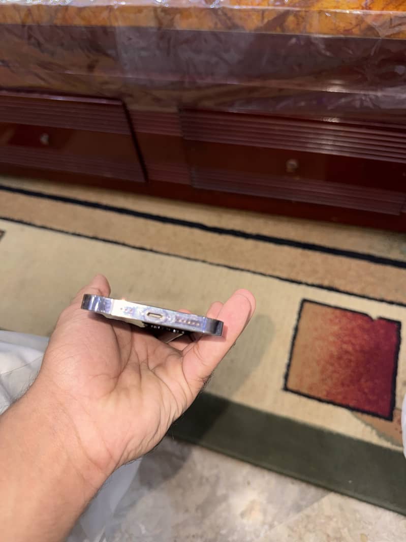 Apple iPhone 14 Pro 4