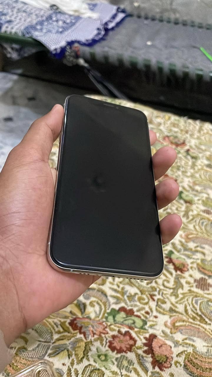 Apple iPhone XS 0
