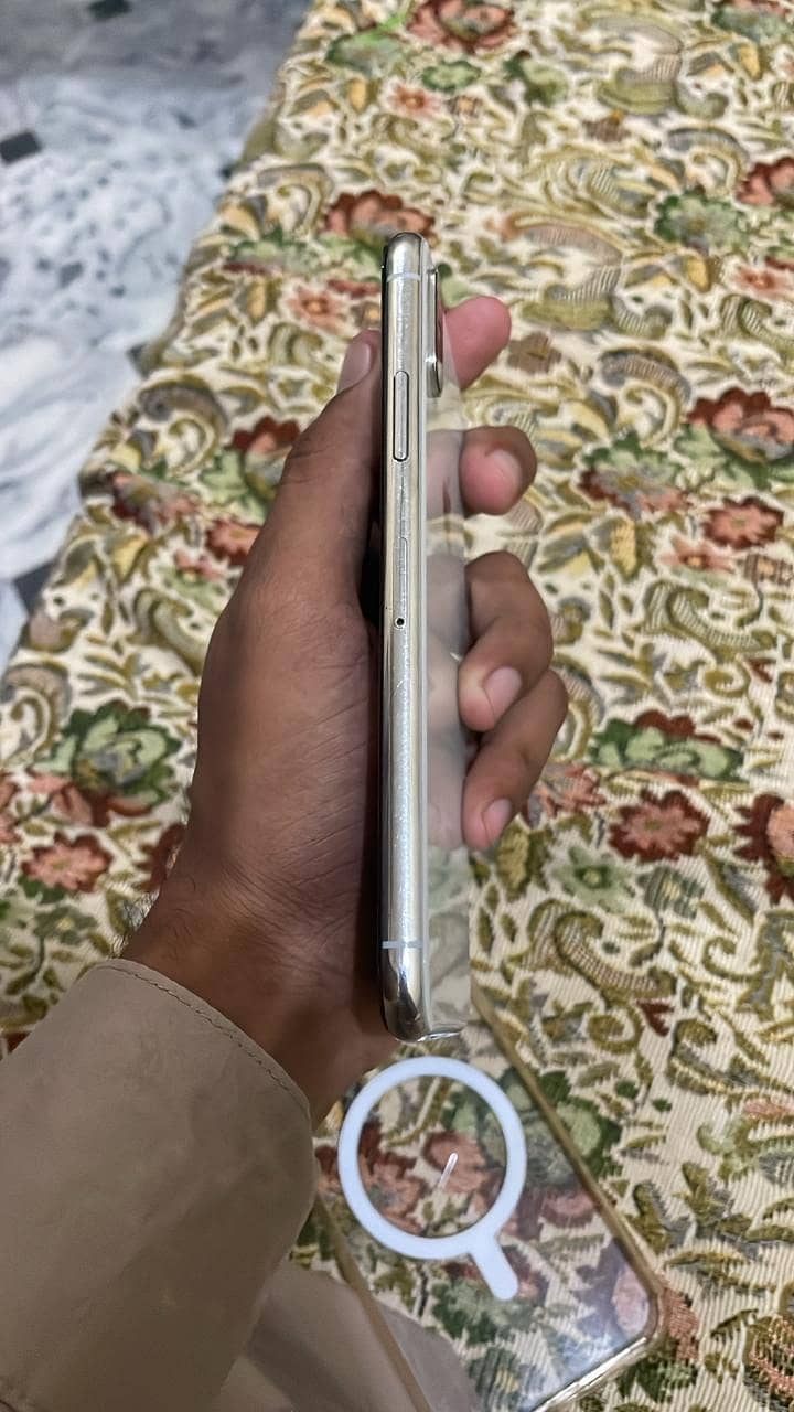 Apple iPhone XS 2