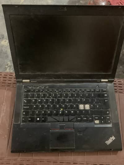 Lenevo thinkpad t430 4 gb rab 128 gb sad screen not working