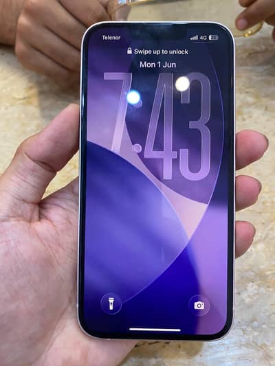 Apple iPhone 13