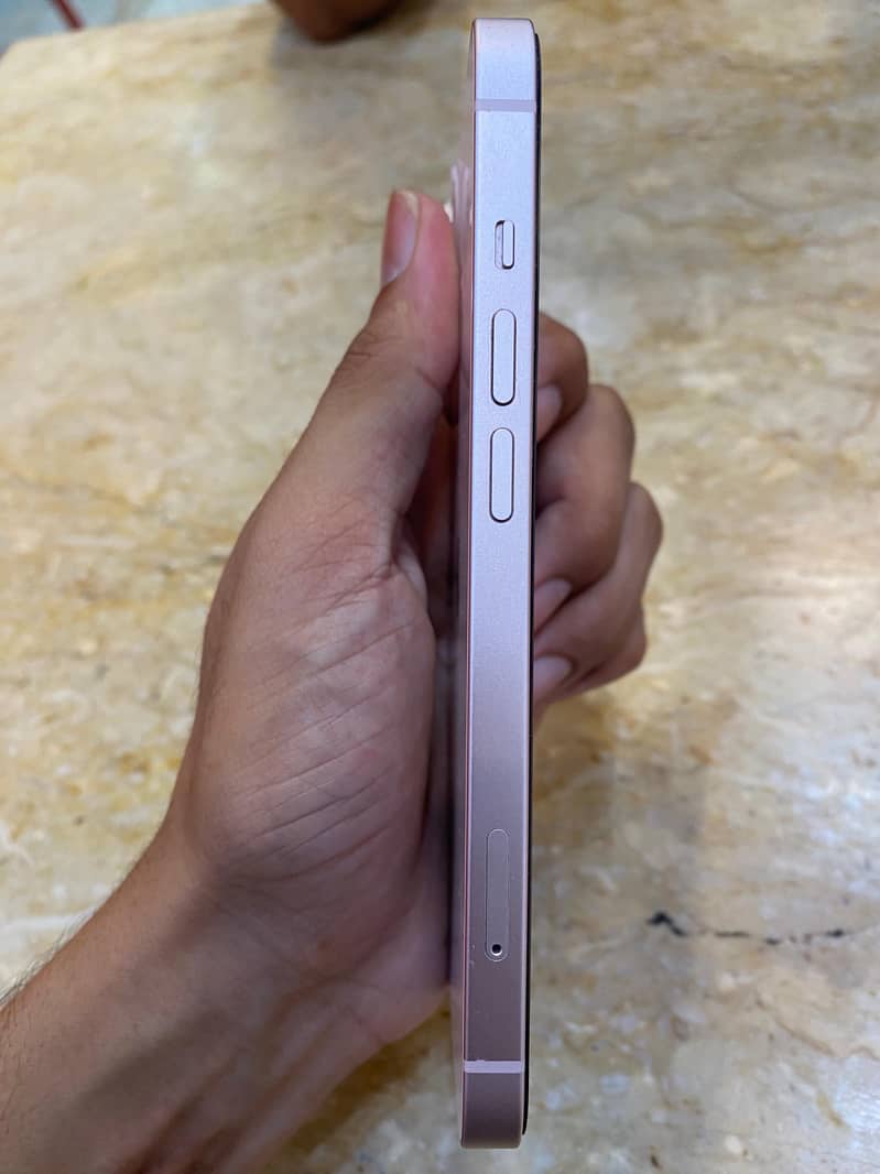 Apple iPhone 13 1