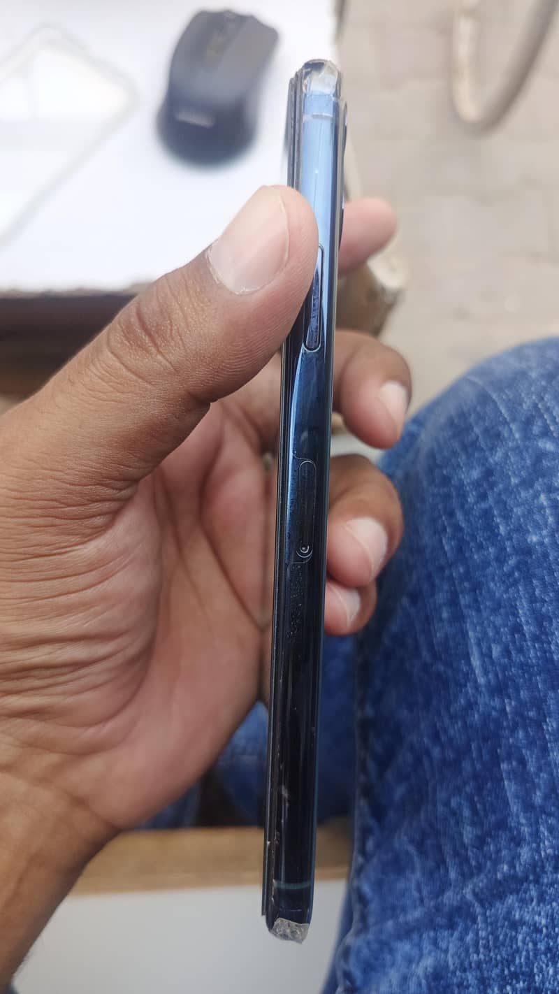 Apple iPhone 11 Pro Max 2