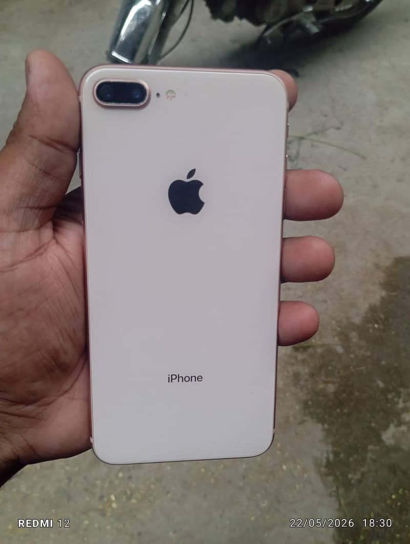 Apple iPhone 8 Plus 0