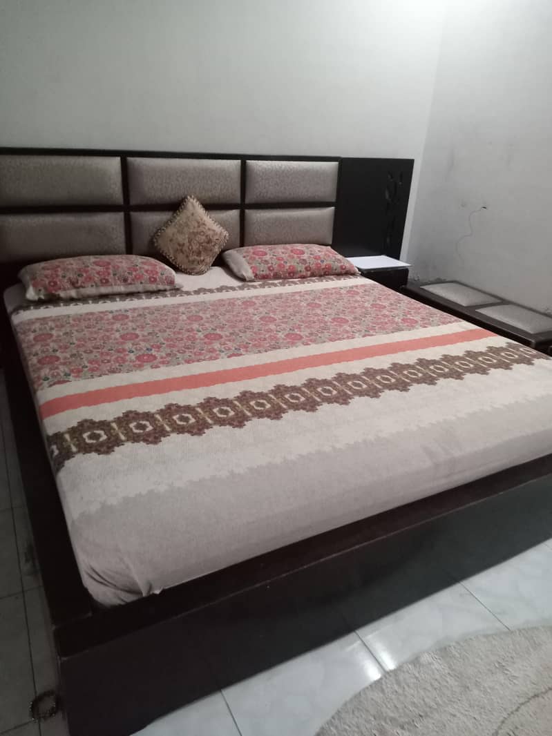 complete bed set 0