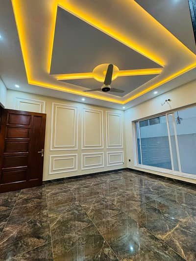 10 MARLA LUXURY HOUSE FOR SALE IN FAISAL TOWN BLOCK A