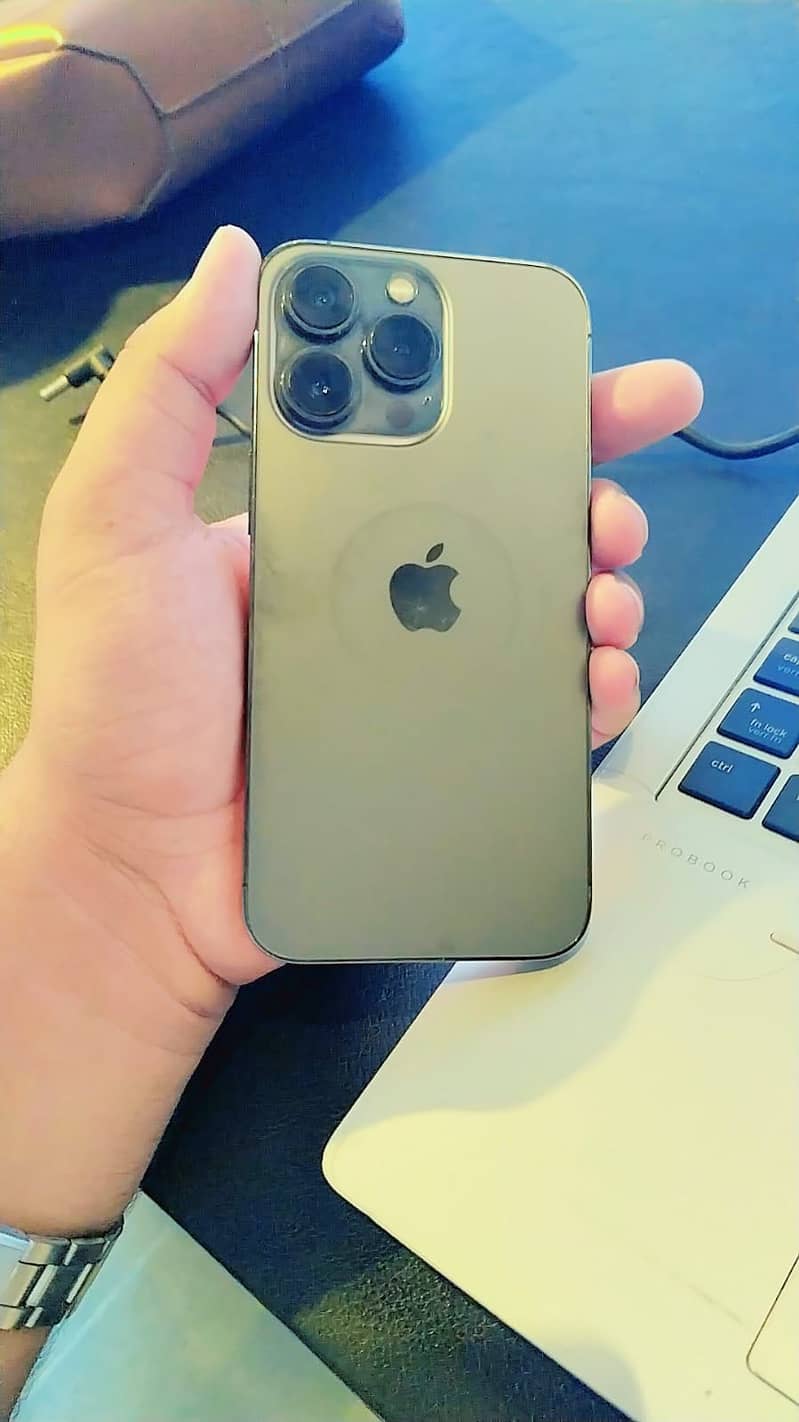 Apple iPhone 13 Pro 3
