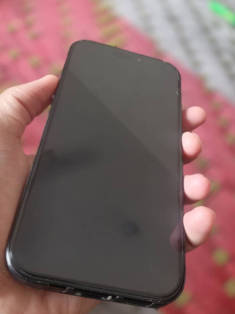 Apple iPhone 16 Pro JV, 4