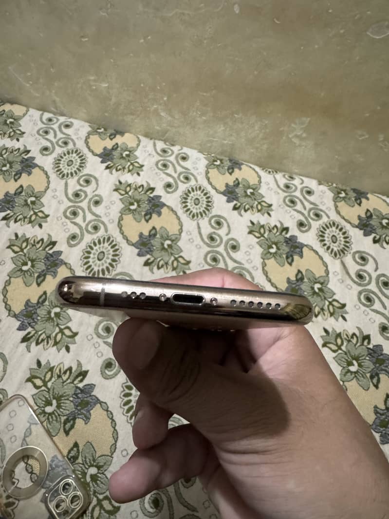 Apple iPhone 11 Pro 1