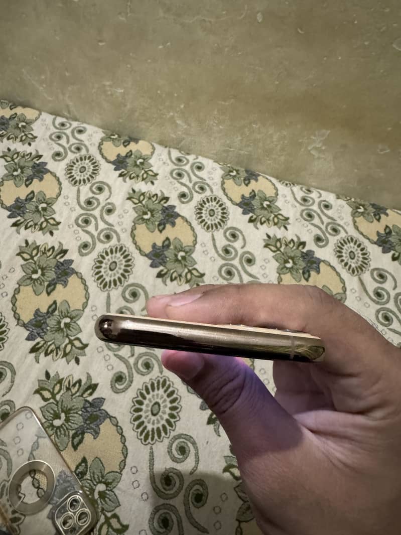 Apple iPhone 11 Pro 3