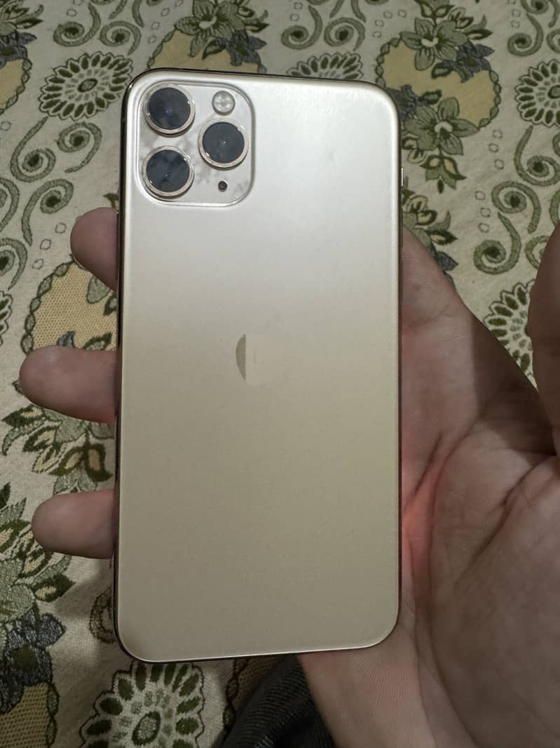 Apple iPhone 11 Pro 4