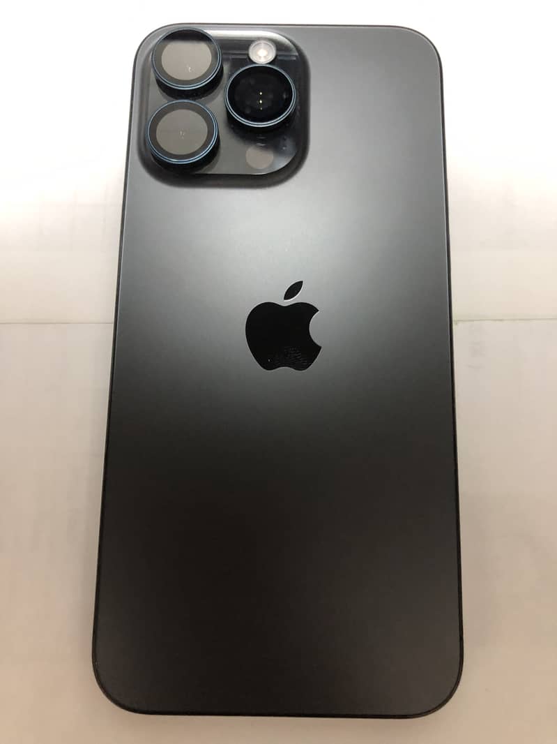 Apple iPhone 15 Pro Max 4