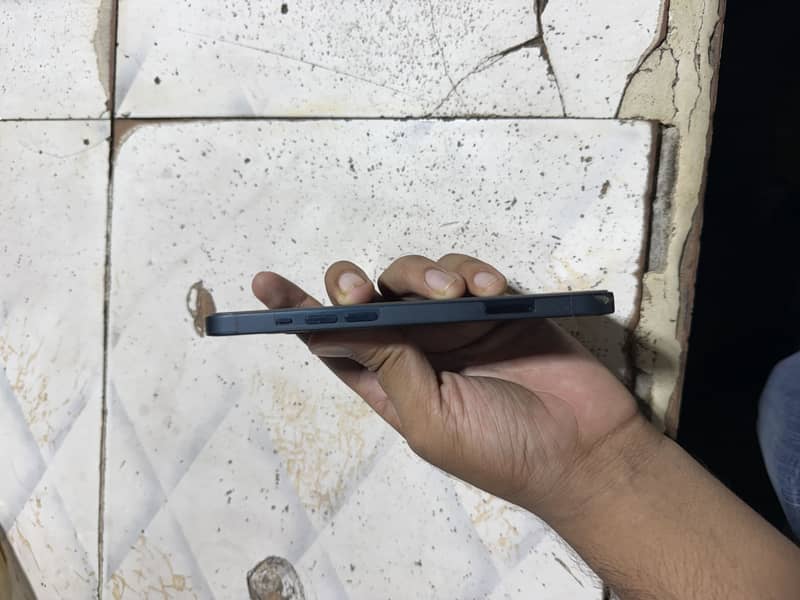 Apple iPhone 13 1