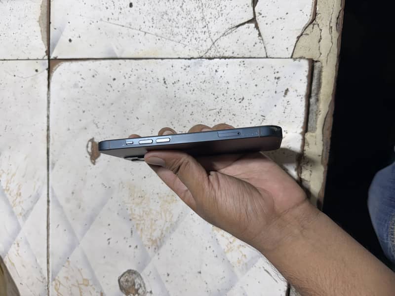 Apple iPhone 13 3