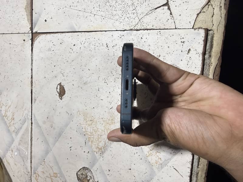 Apple iPhone 13 6