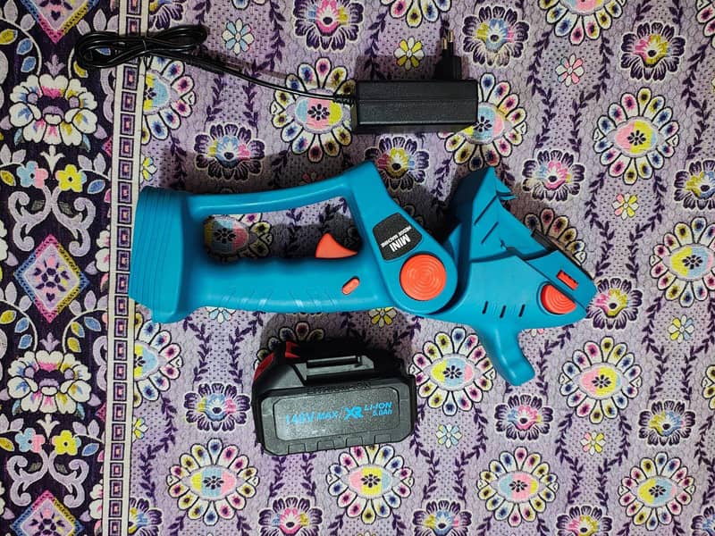 chargeable cutter 0