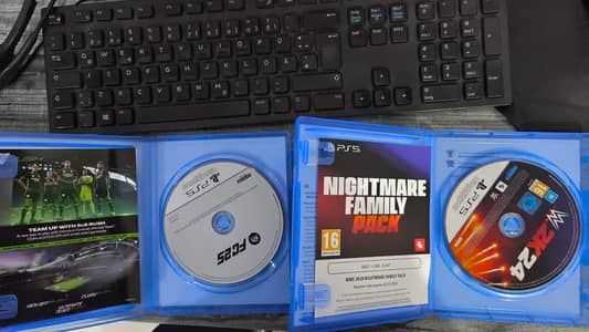Selling FC(FIFA) 25 (PS5) Wrestling 2024 (PS5)