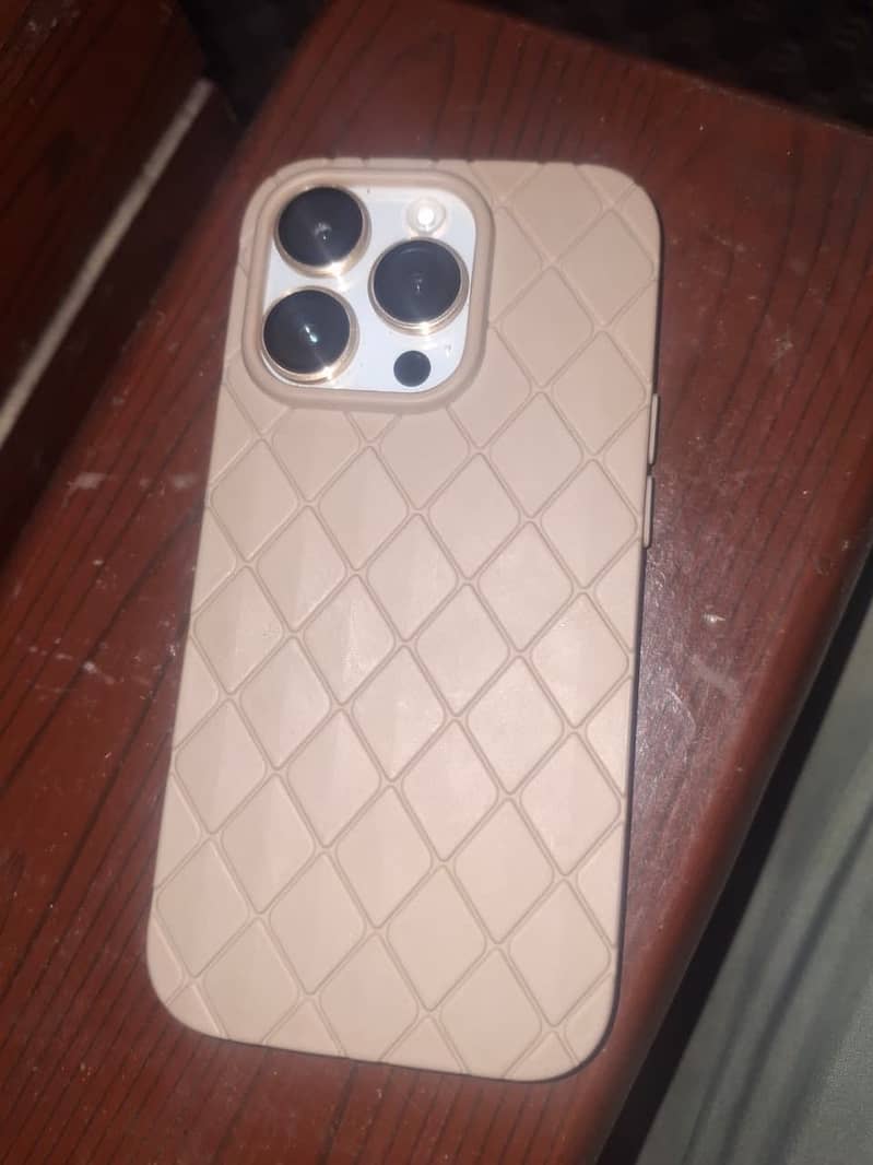 Apple iPhone 14 Pro 0