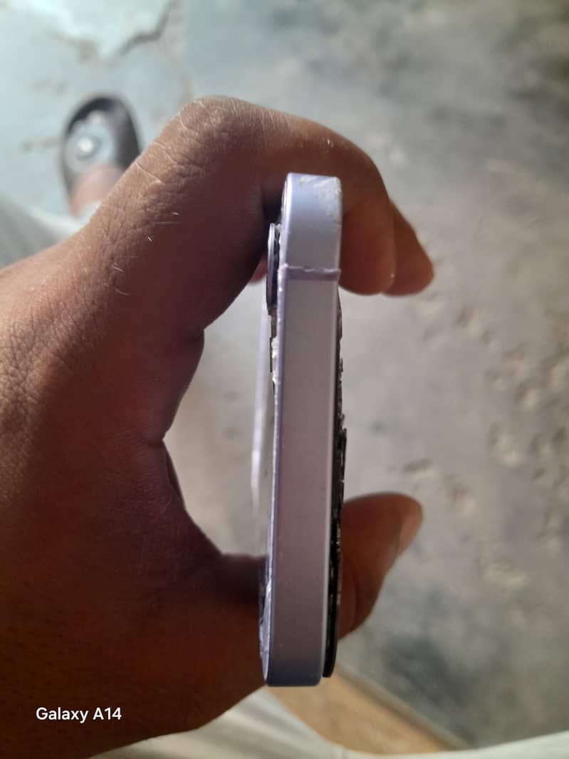 Apple iPhone 12 4