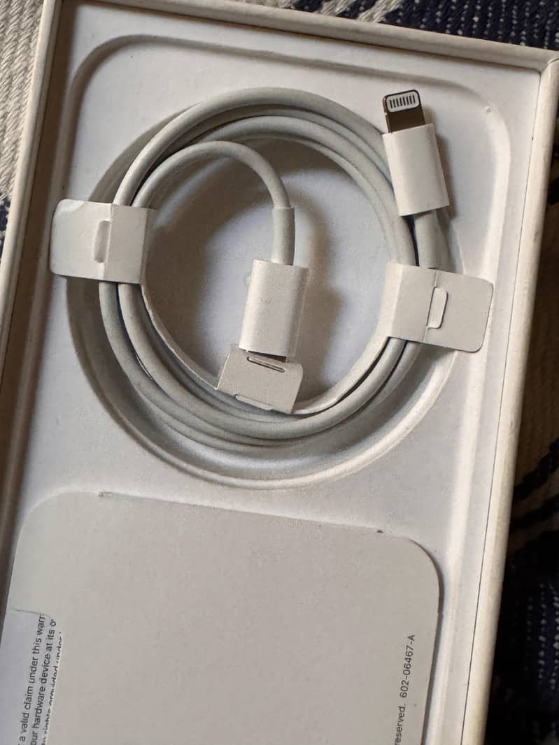 14 pro max cable 0