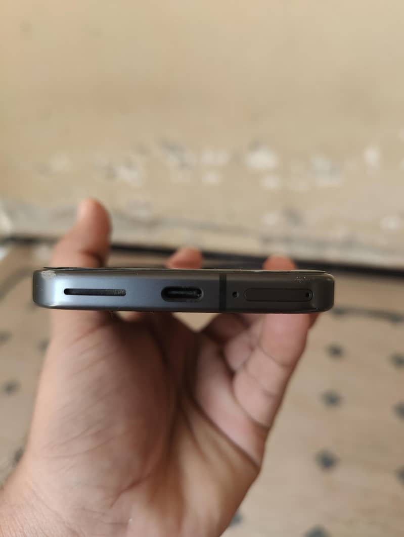 Google Pixel 9 4
