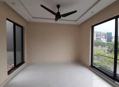 10 Marla Spacious Flat Is Available In Air Avenue - Block Q For rent