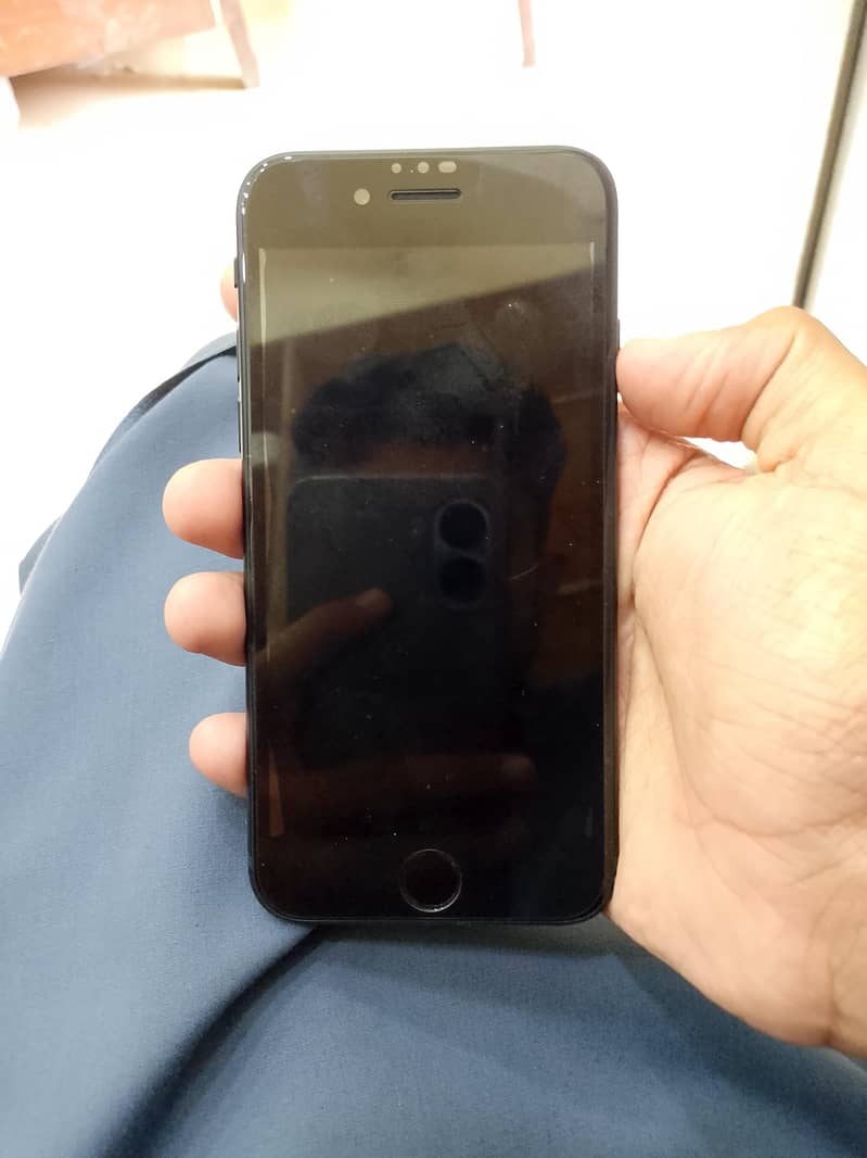 Apple iPhone SE 3rd generation 0