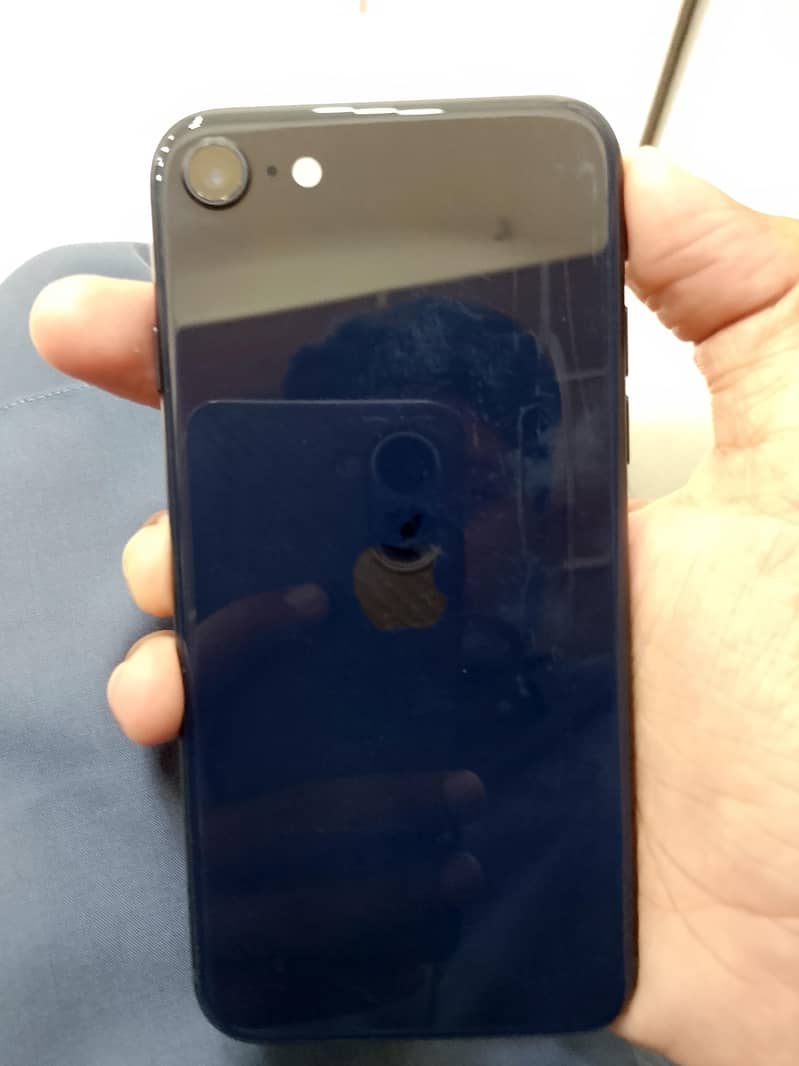 Apple iPhone SE 3rd generation 1