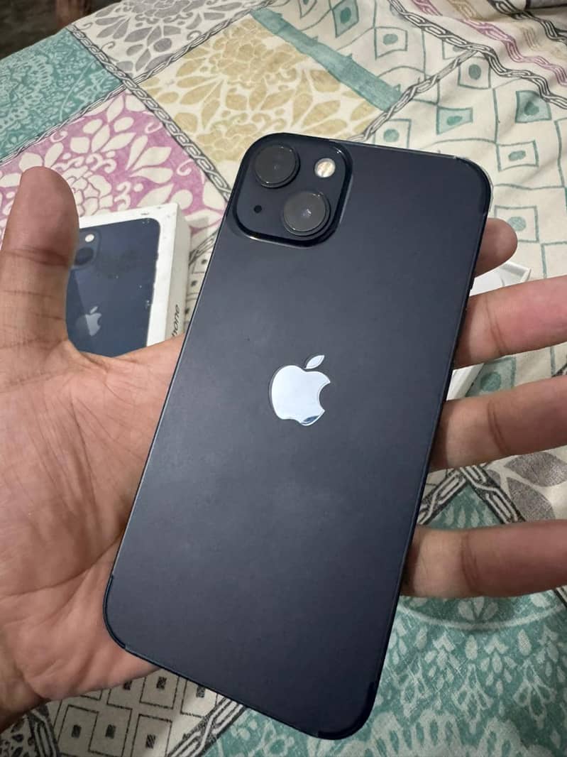 Apple iPhone 13 0