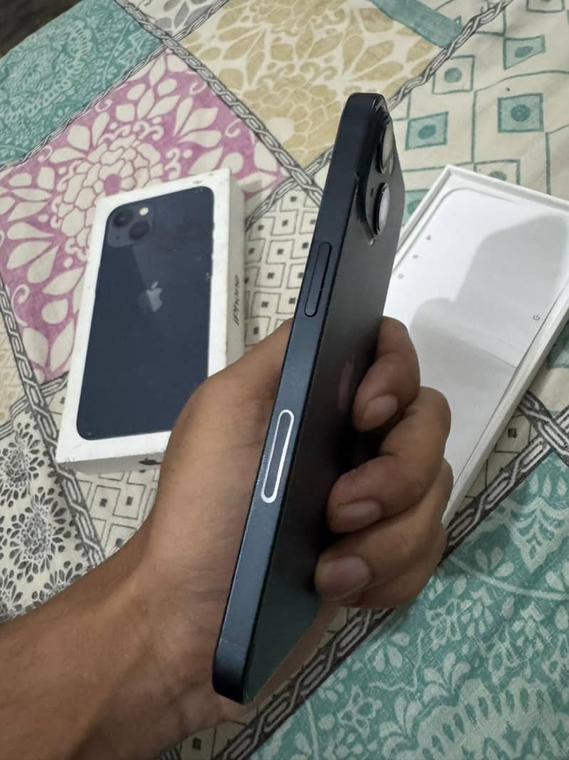 Apple iPhone 13 3