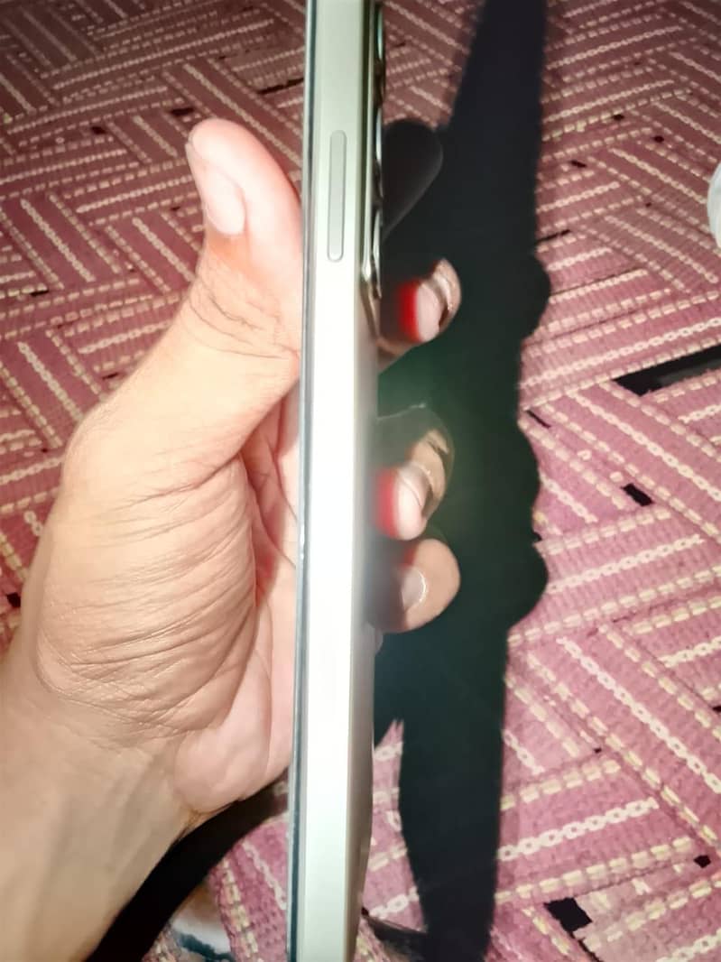 Realme C75 1