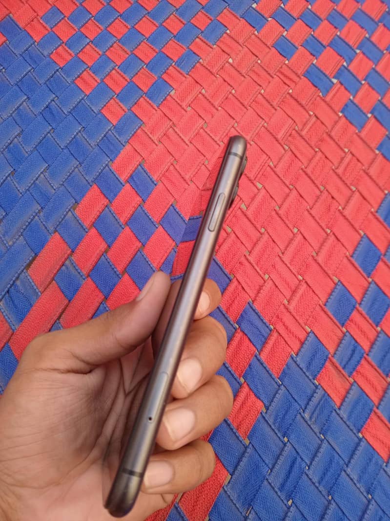 Apple iPhone 11 5