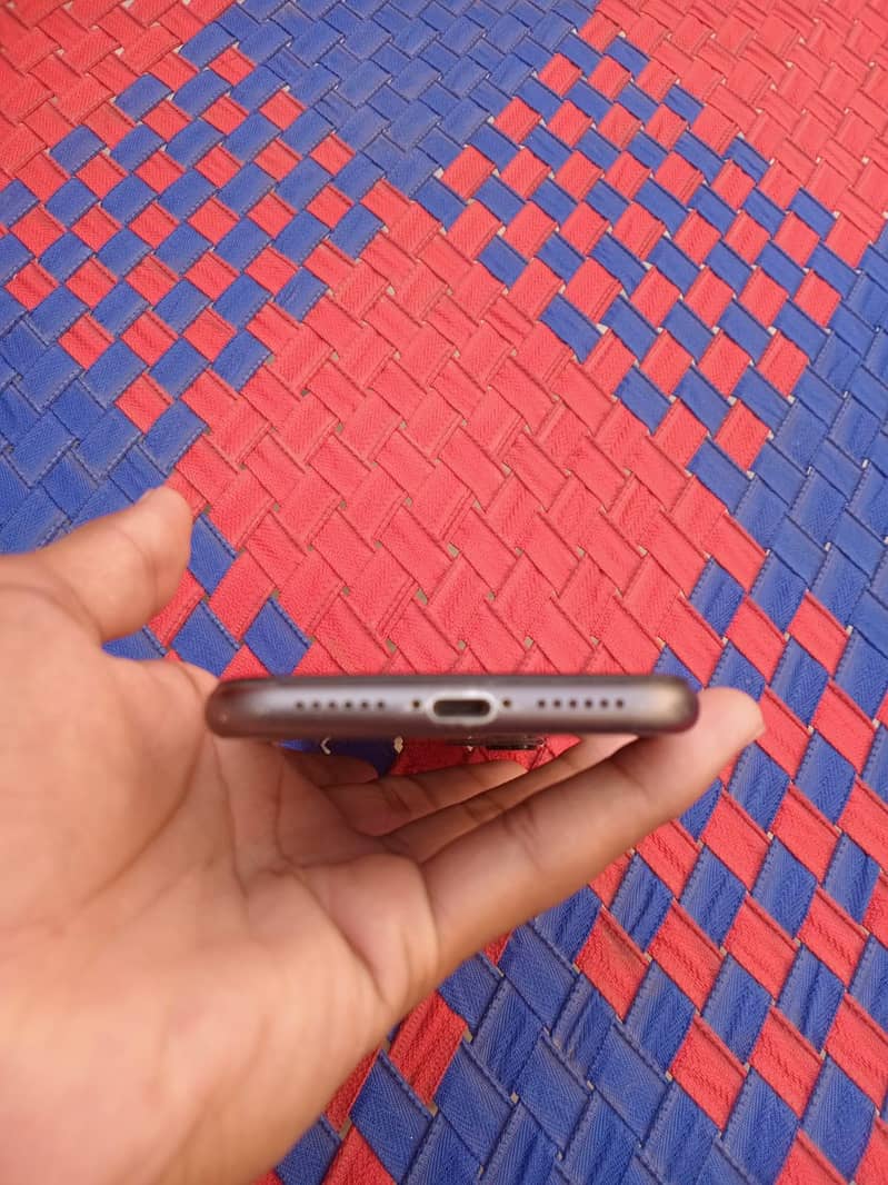 Apple iPhone 11 6