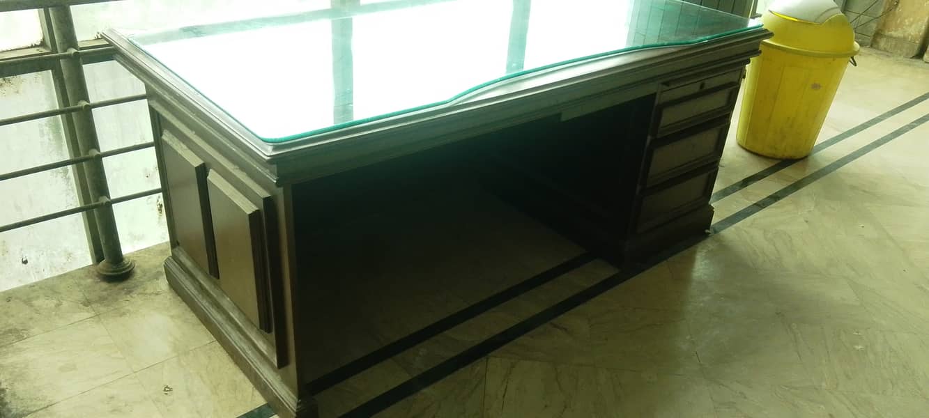 Office Table 0